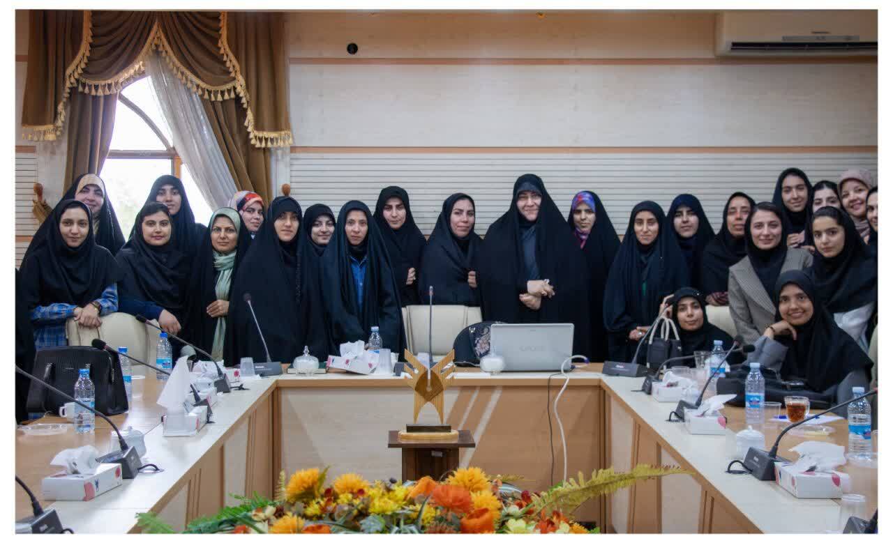 روز متفاوت دختر در سایه رویداد «دختران نقشآفرین» روز متفاوت دختر در سایه رویداد «دختران نقشآفرین»