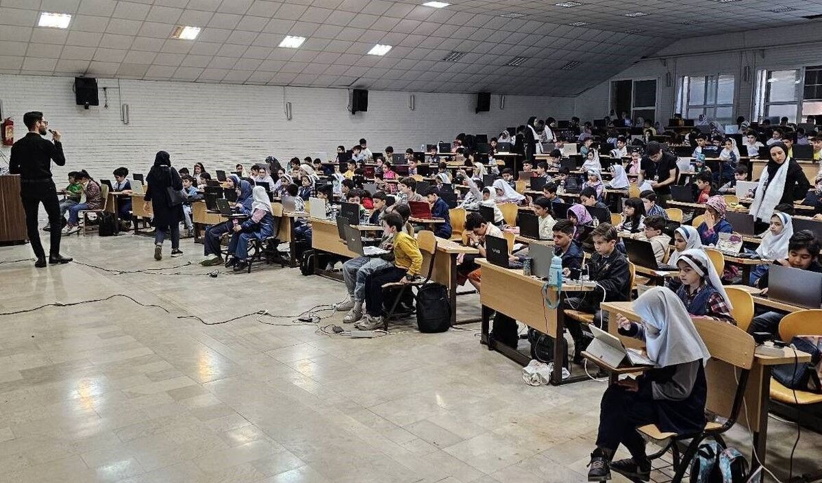 ۱۸۵۰ دانش‌آموز از سراسر کشور در رقابت‌های رباتیک و برنامه‌نویسی شرکت کردند