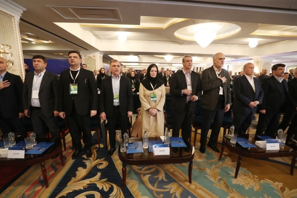 بی توجهی به دستور وزیر ورزش به شیوه فدراسیون فوتبال چرا تکلیف شجاعی با استقلال مشخص نمیشود؟