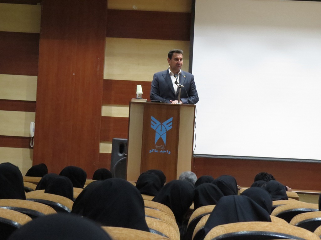 تجلیل از استادان با تأکید بر عشق و محبت در تعلیم تجلیل از استادان با تأکید بر عشق و محبت در تعلیم