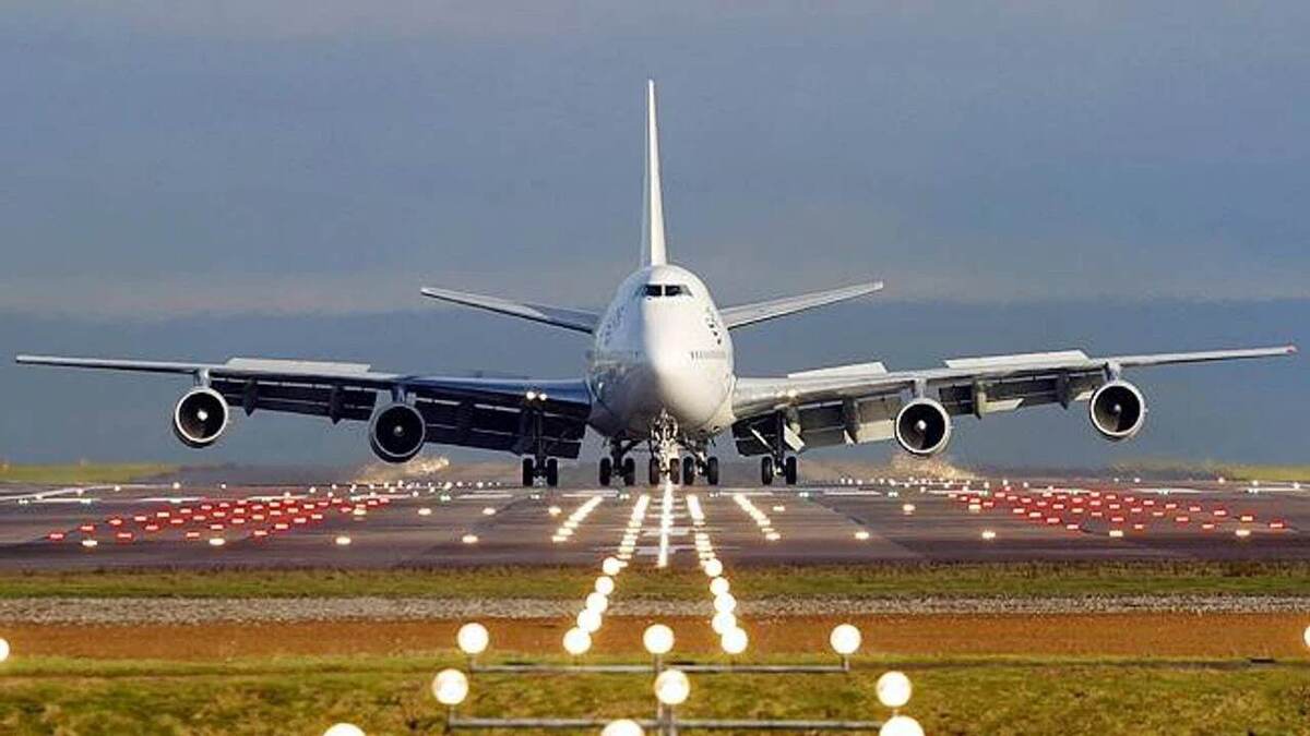 بازگشت پرواز تهران به مشهد به علت افت ناگهانی فشار هوای کابین به مبدا