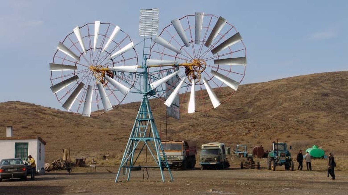 آغاز تأمین آب زیستگاههای حیاتوحش با تلمبه بادی در تهران