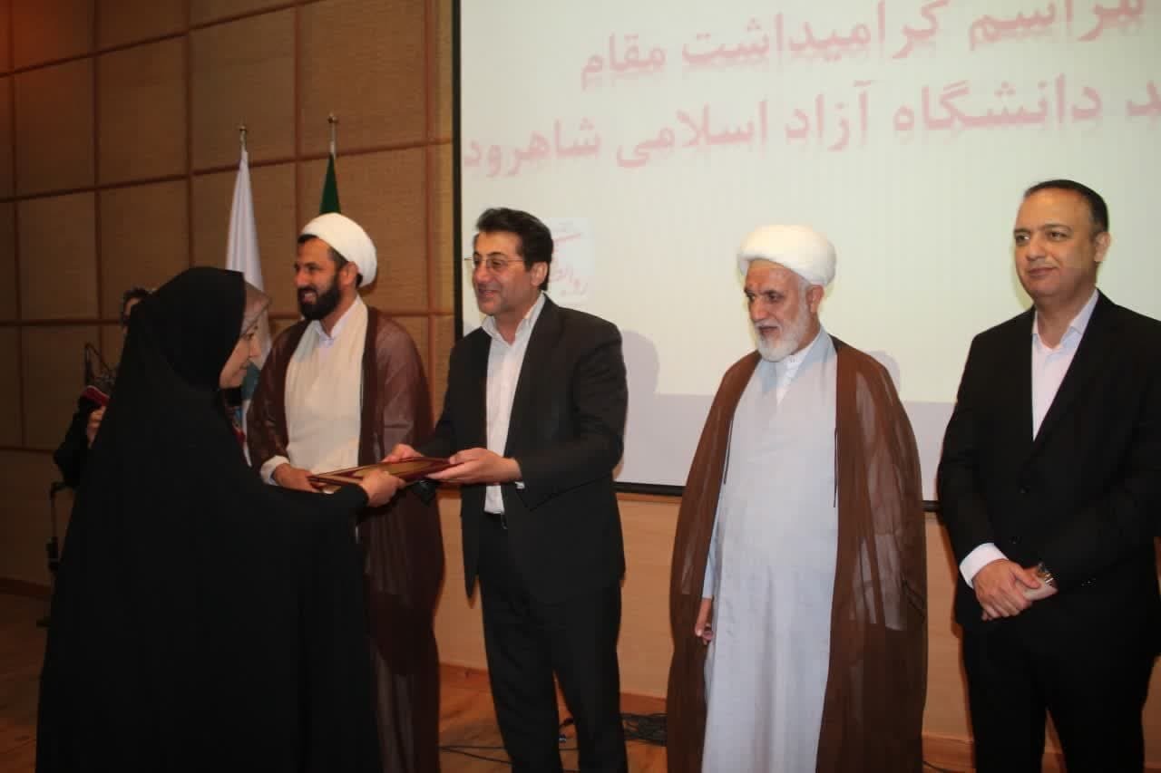 پر کردن خلأ مهارتی در دانشگاه آزاد شاهرود با راهاندازی خط تولید دو شرکت صنعتی پر کردن خلأ مهارتی در دانشگاه آزاد شاهرود با راهاندازی خط تولید دو شرکت صنعتی