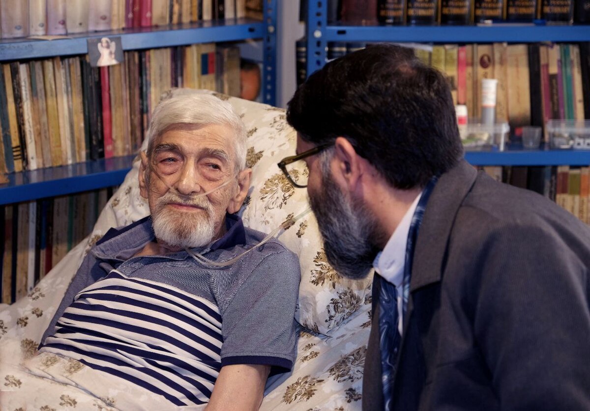 عیادت مشاور وزیر فرهنگ از استاد پرویز خرسند