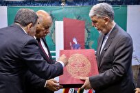 هدیه ارزشمند وزیر فرهنگ ایران به وزیر فرهنگ عراق