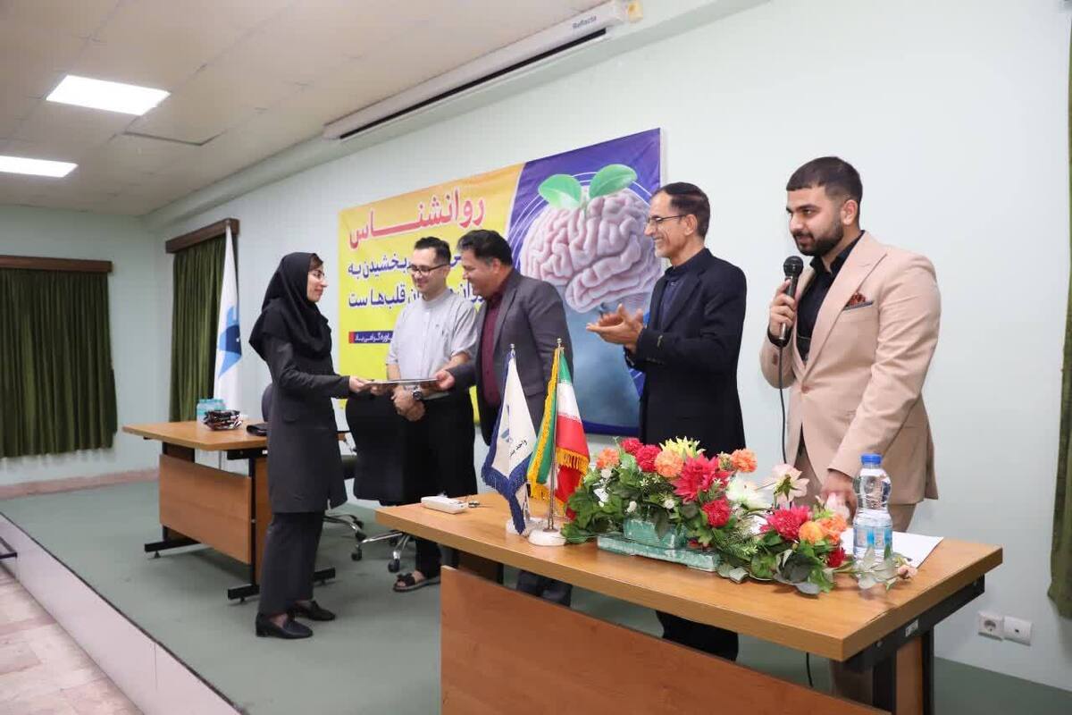 حضور گروه روانشناسی دانشگاه آزاد در کنار آسیبدیدگان انفجار بندر شهید رجایی