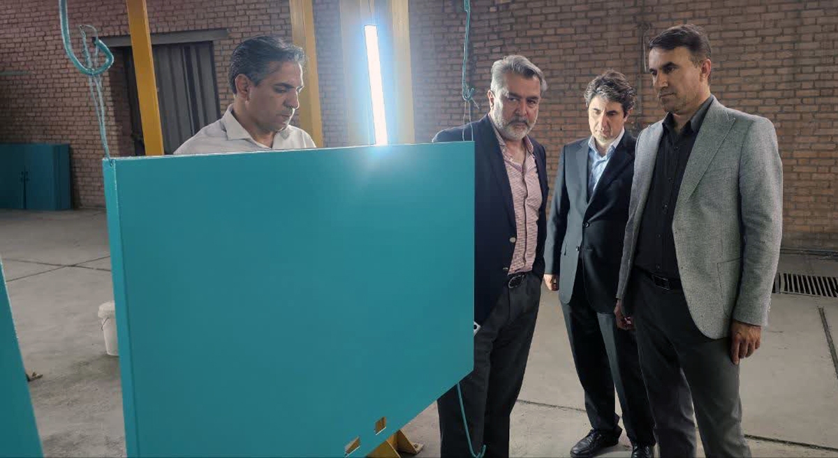 بازدید رئیس آزاد اسلامی رودهن از یک واحد تولیدی بازدید رئیس آزاد اسلامی رودهن از یک واحد تولیدی