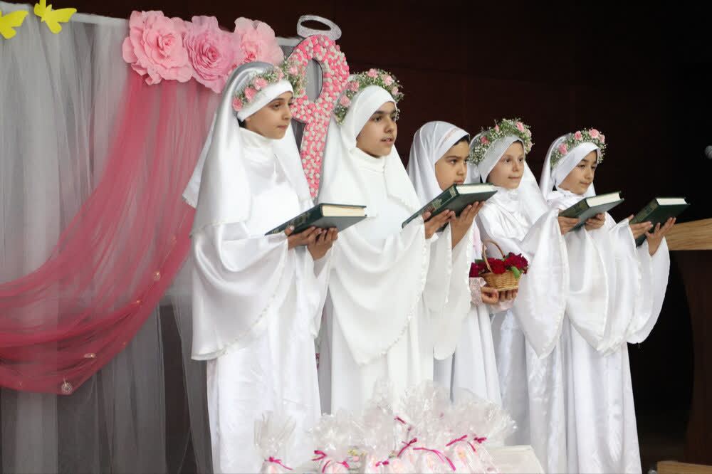 وظایف مهم دانشآموزان بعد از رسیدن به سن تکلیف؛ احترام به پدر و مادر و حفظ حجاب وظایف مهم دانشآموزان بعد از رسیدن به سن تکلیف؛ احترام به پدر و مادر و حفظ حجاب