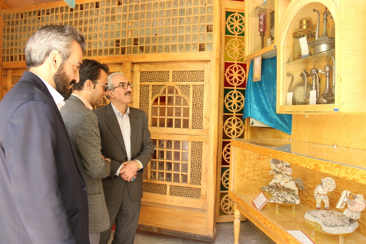 برنامههای آموزشی و پژوهشی نیازهای جامعه و صنعت پاسخگو باشند برنامههای آموزشی و پژوهشی نیازهای جامعه و صنعت پاسخگو باشند