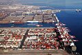 ریشهیابی علل رسوب کالا در بندر شهید رجایی/ چرا فعالیت این بندر وجهه بینالمللی دارد؟