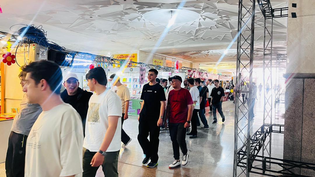 نیمه پُر نمایشگاه برای کوچکترها؛ بخش کودک و نوجوان جان گرفته است نیمه پُر نمایشگاه برای کوچکترها؛ بخش کودک و نوجوان جان گرفته است