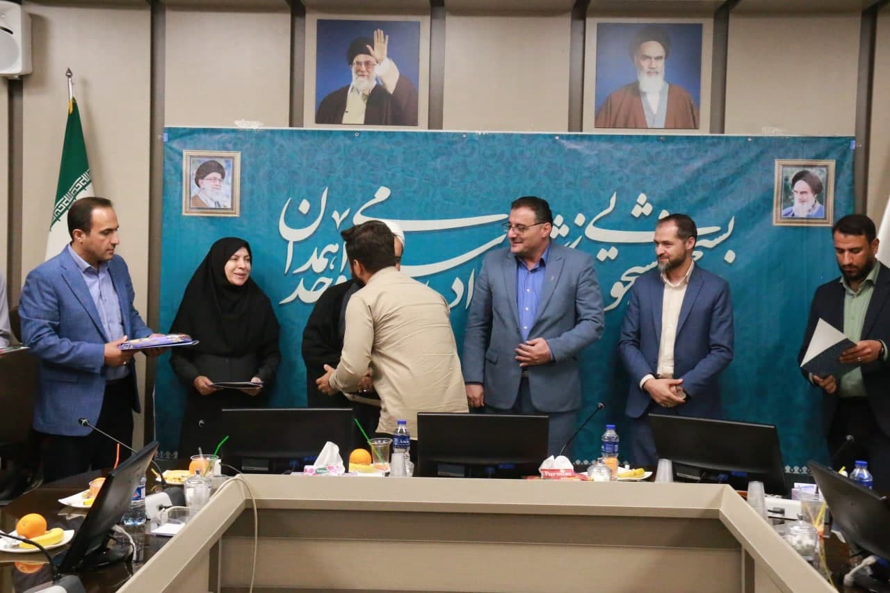 لزوم برنامهریزی هوشمندانه برای تقویت هویت اسلامی و ملی جوانان لزوم برنامهریزی هوشمندانه برای تقویت هویت اسلامی و ملی جوانان