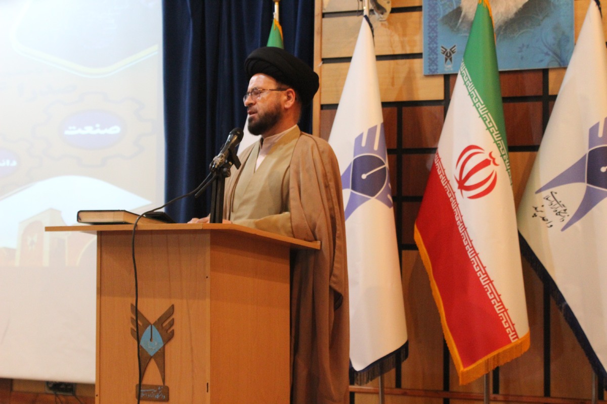 صنعت عزت میآورد؛ نخبگان به حل مشکلات بپردازند