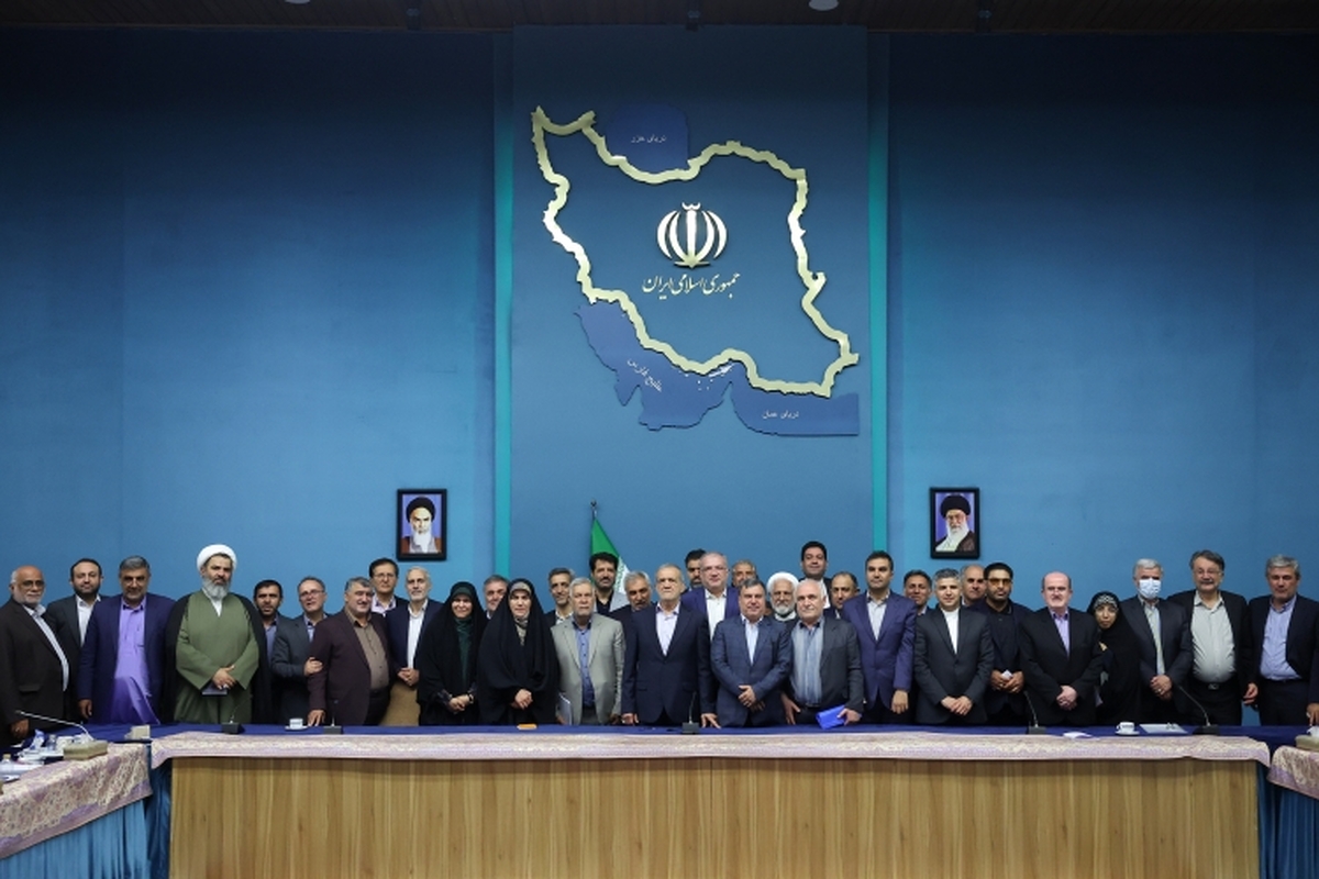 پزشکیان: در مذاکرات از اصول خود عقبنشینی نمیکنیم و در عین حال تنش هم نمیخواهیم