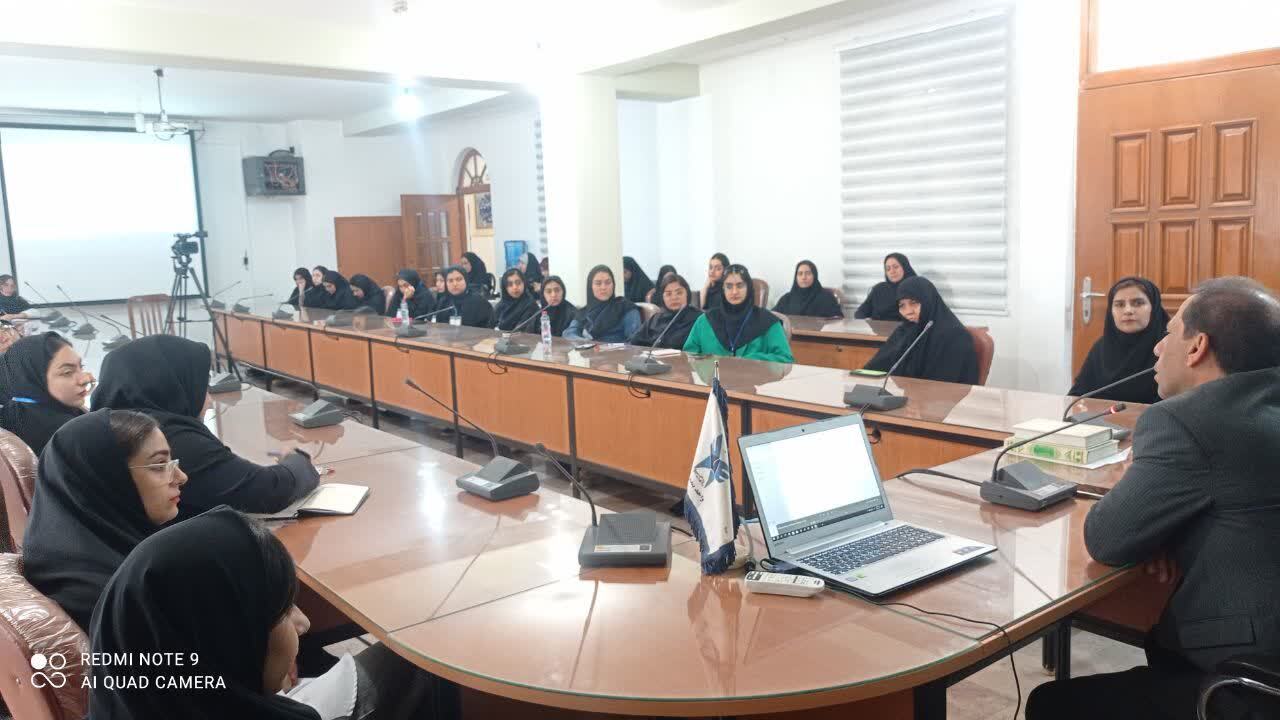 رسالت اصلی دانشگاه علمآموزی و کارآفرینی است، نه اشتغالزایی رسالت اصلی دانشگاه علمآموزی و کارآفرینی است، نه اشتغالزایی