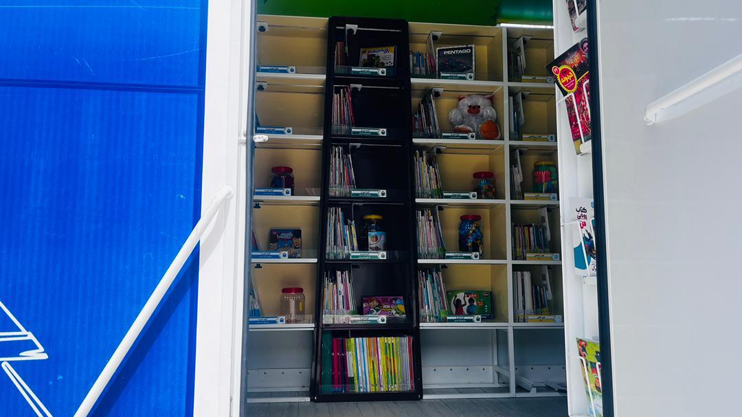 هدهدی که کتاب می برد، شادی می آورد/ وقتی کتابخانه به سراغ مخاطب می آید هدهدی که کتاب می برد، شادی می آورد/ وقتی کتابخانه به سراغ مخاطب می آید