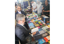 بازدید وزیر علوم از نمایشگاه کتاب تهران