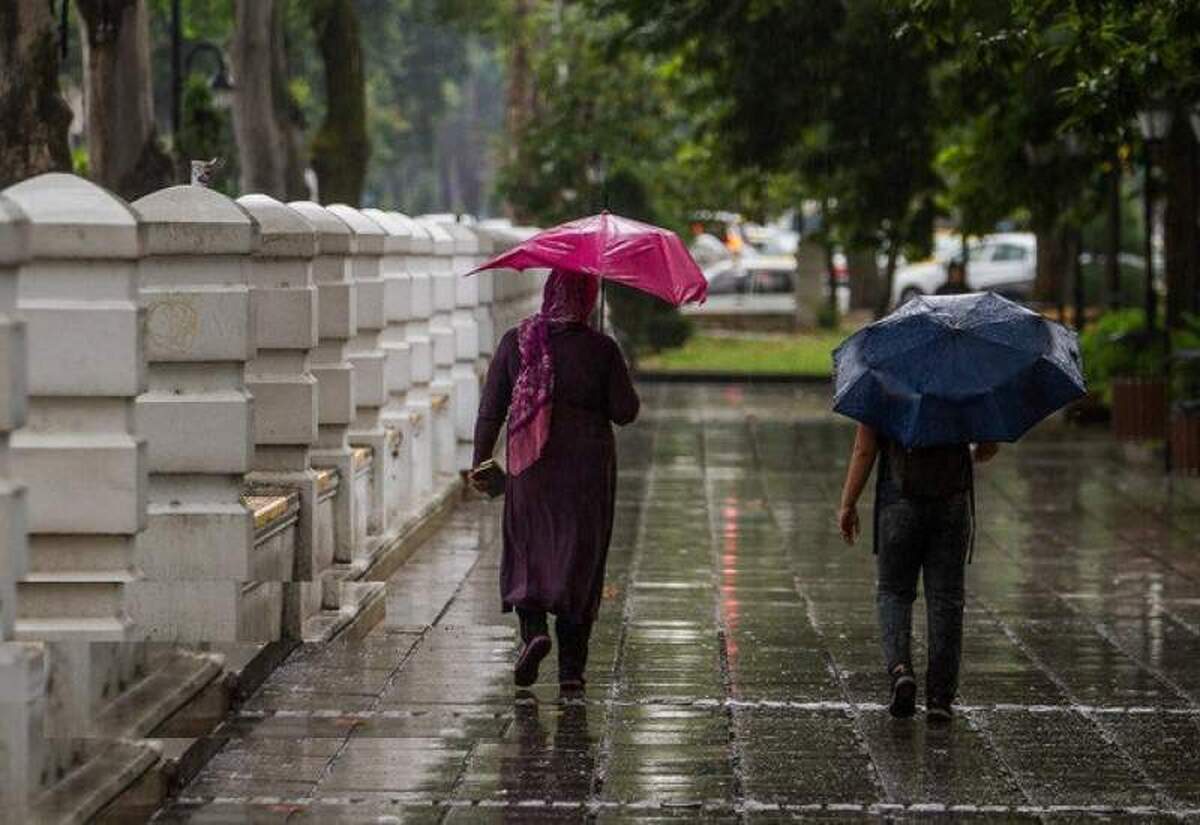 نفوذ جریانهای خنک شمالی به سواحل دریای خزر پیش بینی وزش باد شدید و رگبار باران در برخی نقاط کشور