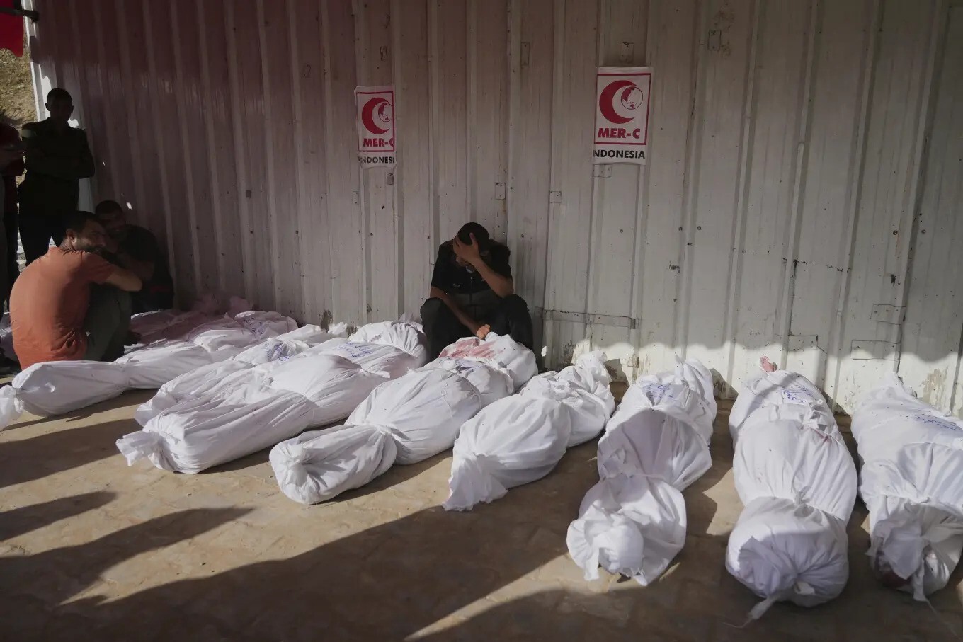 پارادوکس دیپلماسی منفعتمحور: تحلیل نقش منفعل رهبران عرب در مدیریت بحران غزه پارادوکس دیپلماسی منفعتمحور: تحلیل نقش منفعل رهبران عرب در مدیریت بحران غزه