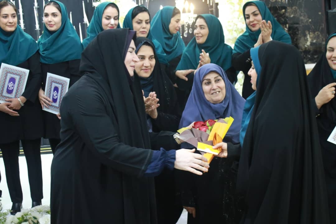 معلمان الهامبخش، الگو و مسیرساز آینده دانشآموزان هستند معلمان الهامبخش، الگو و مسیرساز آینده دانشآموزان هستند