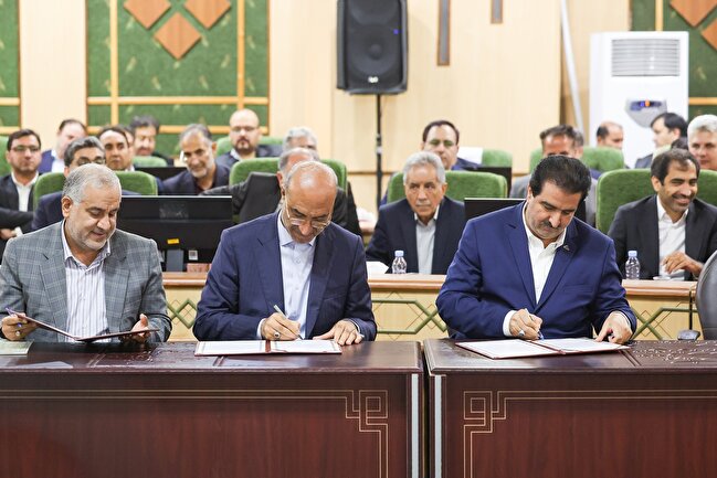 تفاهمنامه سهجانبه بانک رفاه کارگران، استانداری کرمانشاه و شرکت پتروشیمی بیستون امضا شد