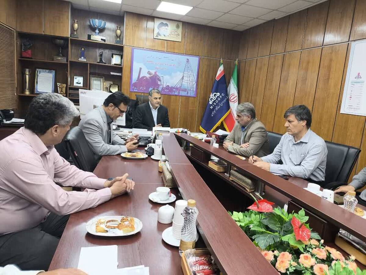 راهکارهای همکاری دانشگاه آزاد و یک شرکت نفت گاز بررسی شد