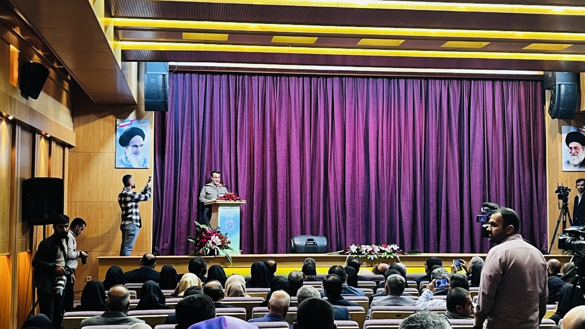 موزه ها دیگر انبارهای سکوت نیستند  
تقویت برنامه های اموزشی با تمرکز بر مدارس و دانشگاه ها  در موزه ها