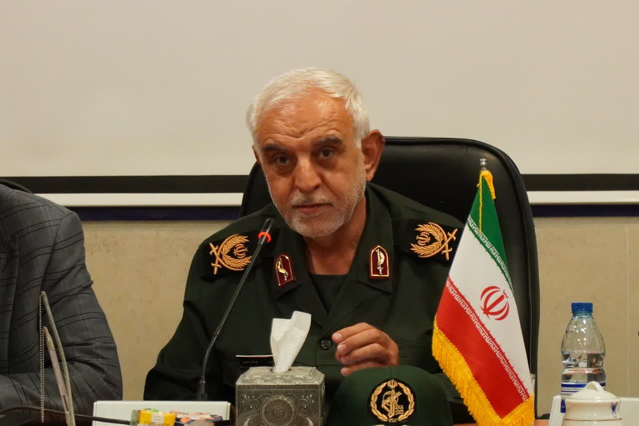 الگویی انقلابی از صداقت و خدمت در سیره شهید رئیسی الگویی انقلابی از صداقت و خدمت در سیره شهید رئیسی