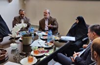 بازدید قائممقام دانشگاه آزاد اسلامی از زینبیه معصومه(س)/ سروری: برای بیان معارف دینی و قرآنی از زبان روز بهره بگیرید