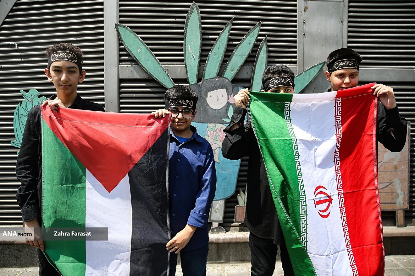 همبستگی دانش آموزان با کودکان غزه