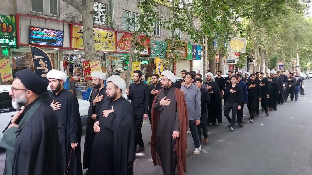 ایران یکپارچه سیاهپوش صادق آلمحمد(ع)؛ از بازگشت پیکر شهید بعد از 42 سال تا میثاق دوباره ملت با آرمانهای امام و رهبری+ فیلم و عکس ایران یکپارچه سیاهپوش صادق آلمحمد(ع)؛ از بازگشت پیکر شهید بعد از 42 سال تا میثاق دوباره ملت با آرمانهای امام و رهبری+ فیلم و عکس