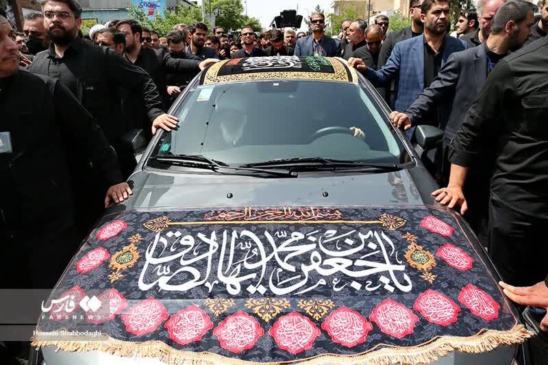 ایران یکپارچه سیاهپوش صادق آلمحمد(ع)؛ از بازگشت پیکر شهید بعد از 42 سال تا میثاق دوباره ملت با آرمانهای امام و رهبری+ فیلم و عکس ایران یکپارچه سیاهپوش صادق آلمحمد(ع)؛ از بازگشت پیکر شهید بعد از 42 سال تا میثاق دوباره ملت با آرمانهای امام و رهبری+ فیلم و عکس