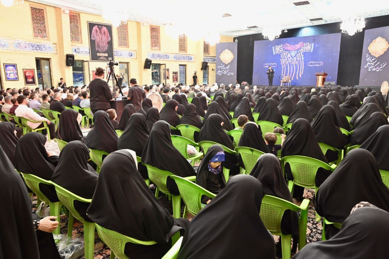 پیراهن خونین سیدالشهدا؛ نماد مظلومیت و حقانیت شیعه پیراهن خونین سیدالشهدا؛ نماد مظلومیت و حقانیت شیعه