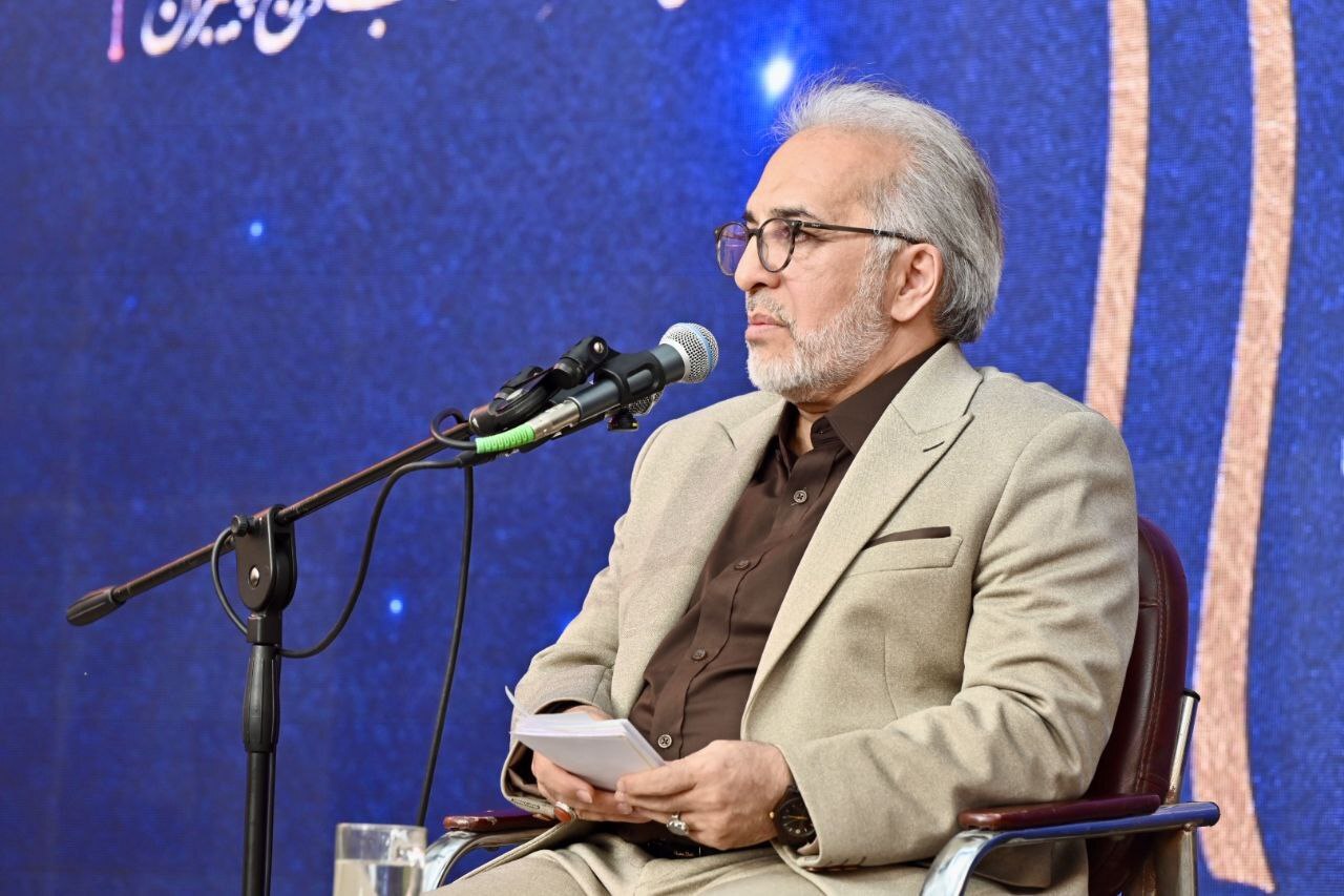 پیراهن خونین سیدالشهدا؛ نماد مظلومیت و حقانیت شیعه پیراهن خونین سیدالشهدا؛ نماد مظلومیت و حقانیت شیعه