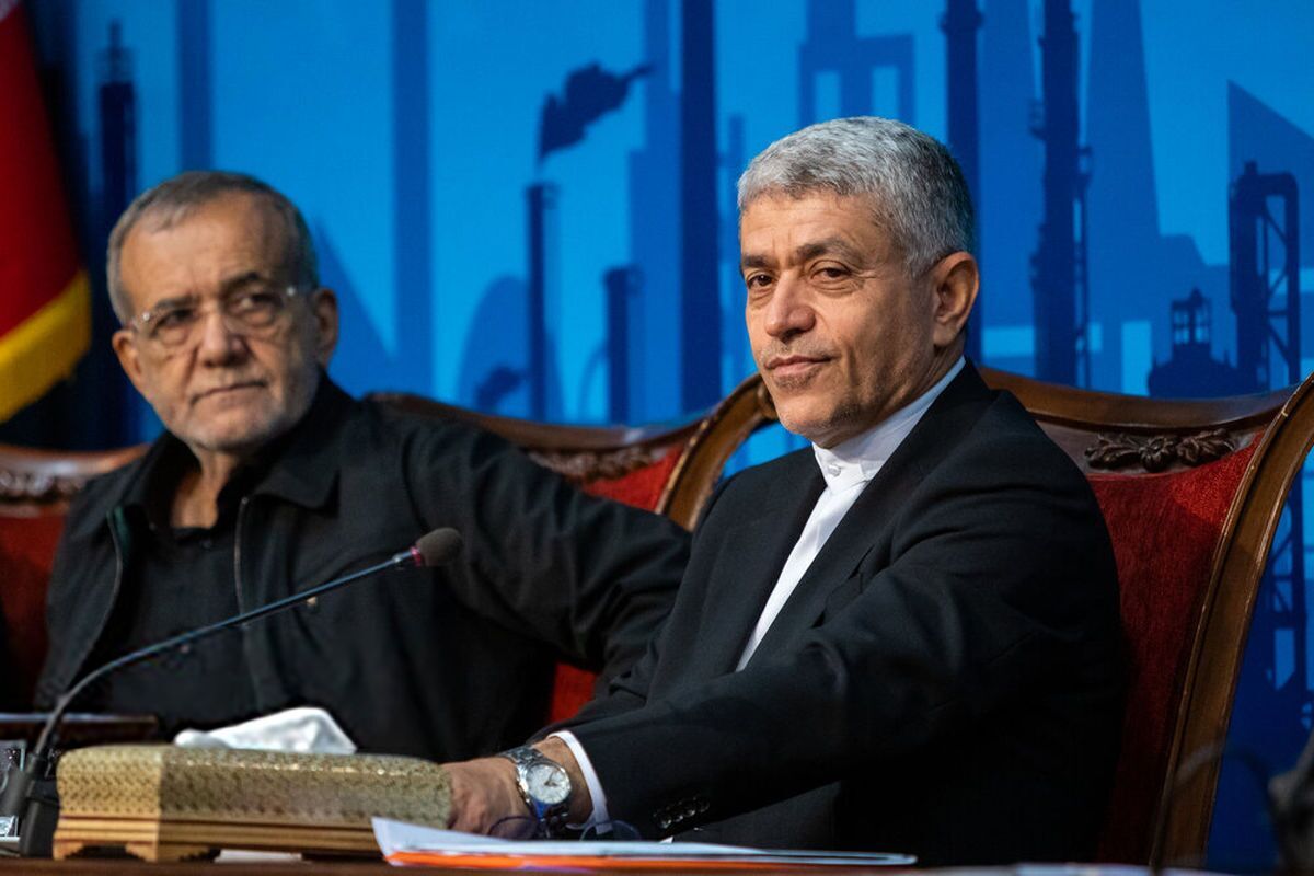 شکاف در نگرش تیم اقتصادی دولت برای دعوت از طیبنیا از آشفتگی کلام تا آشفتگی استراتژی