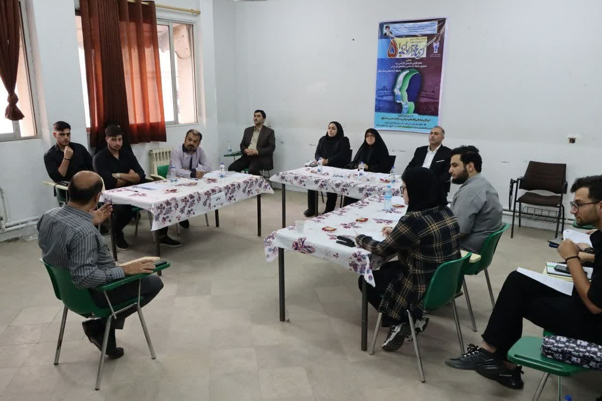 حضور ۳۶۰ شرکتکننده در دومین رویداد ملی کرسیهای آزاداندیشی رشت