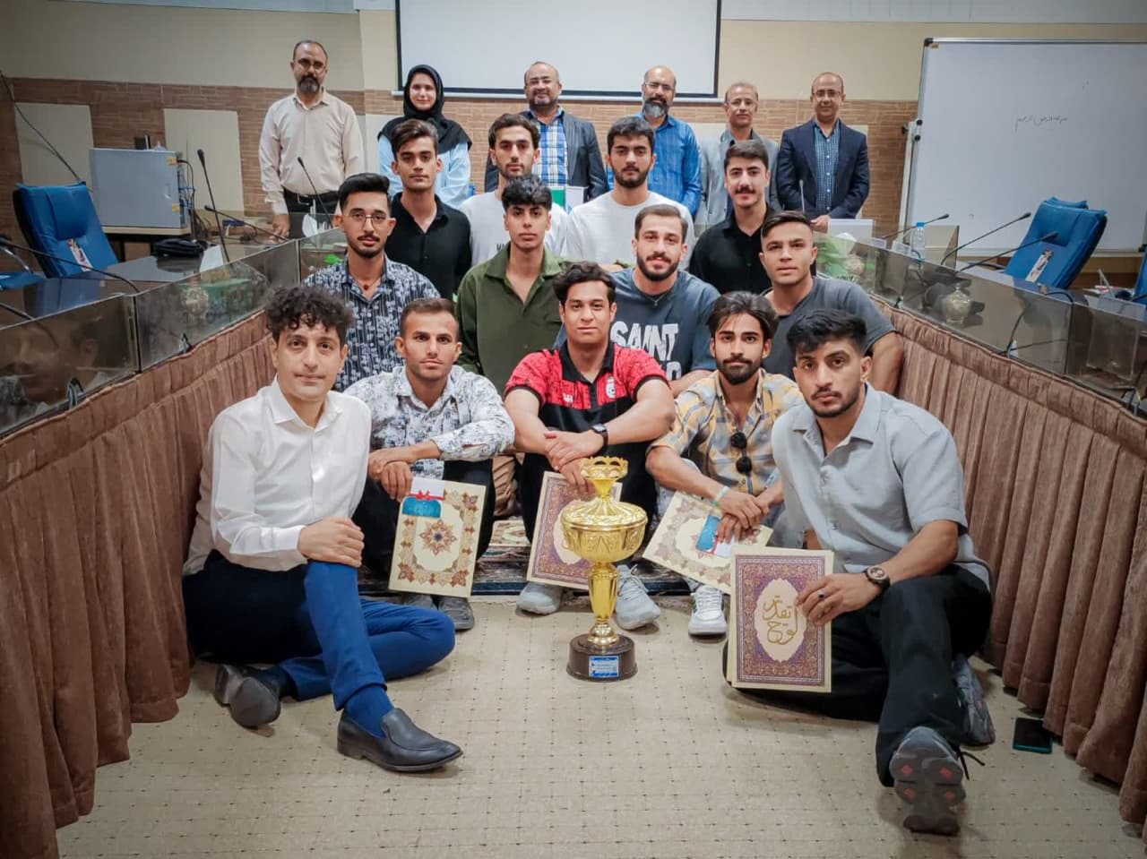 دانشگاه انقلابی، پرورشدهنده دانشجویان نقشآفرین است دانشگاه انقلابی، پرورشدهنده دانشجویان نقشآفرین است