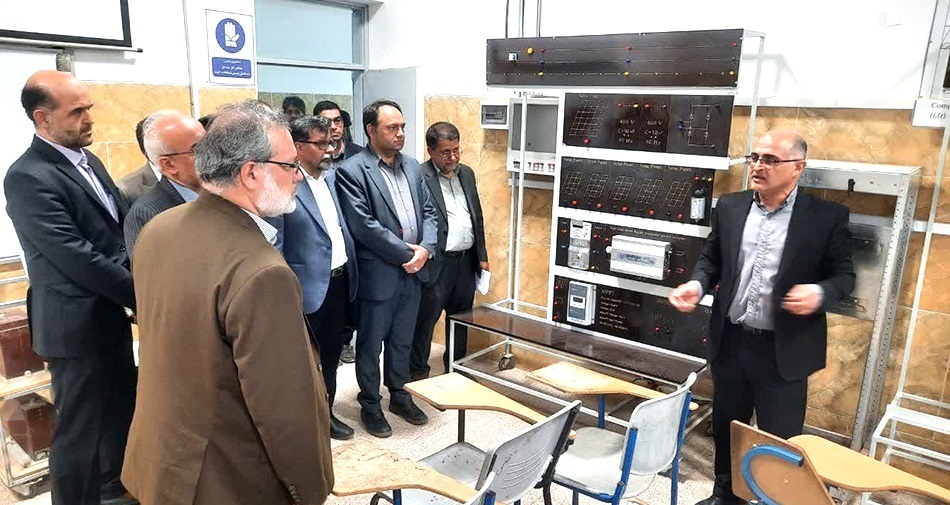 دانشگاهها در تحقق اهداف کارآفرینی و نوآوری نقش حیاتی دارند دانشگاهها در تحقق اهداف کارآفرینی و نوآوری نقش حیاتی دارند