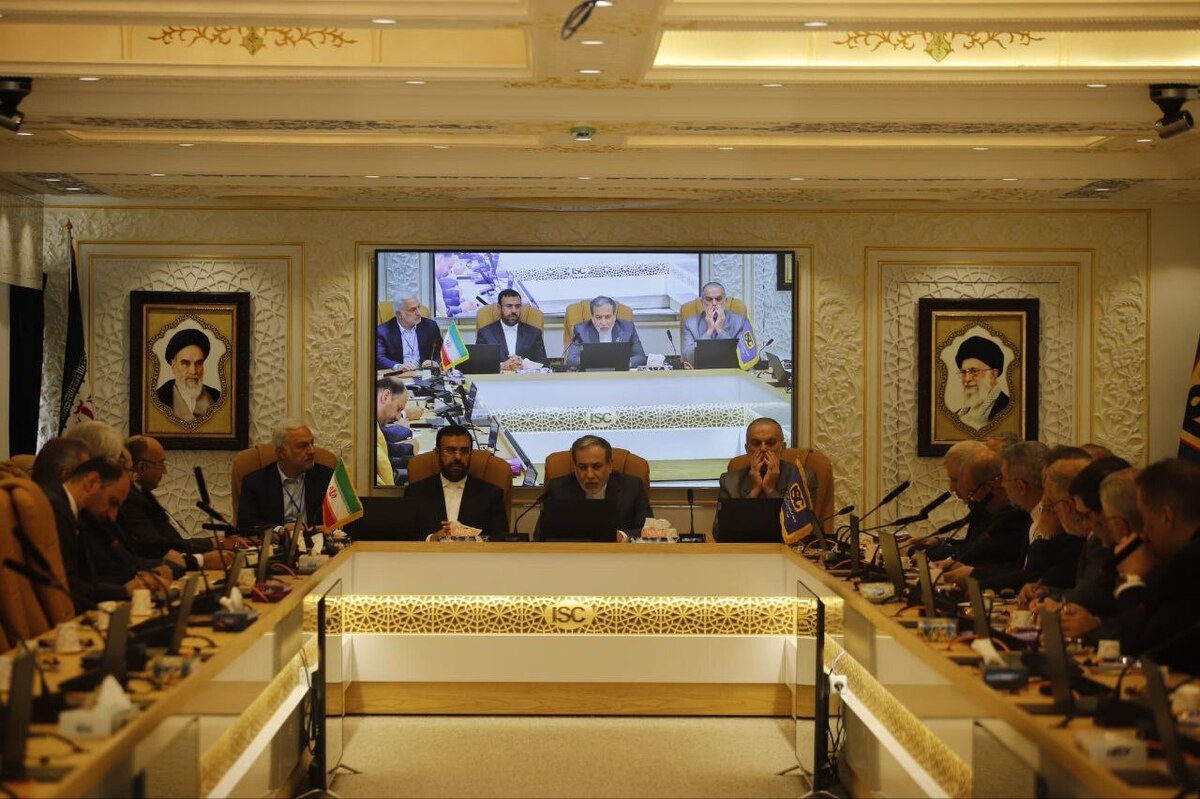 دیدار و گفتوگوی سفرای کشورمان در کشورهای حوزه خلیج فارس با وزیر امور خارجه
