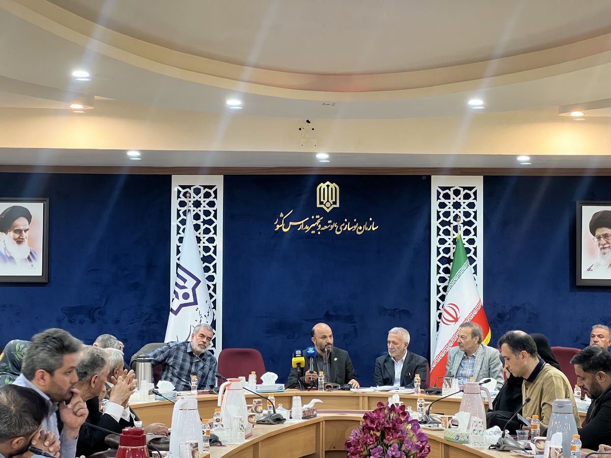 مدرسه باید کانون تحول باشد اتصال مردم به آموزش و پرورش، کلید رهایی از فقر آموزشی است