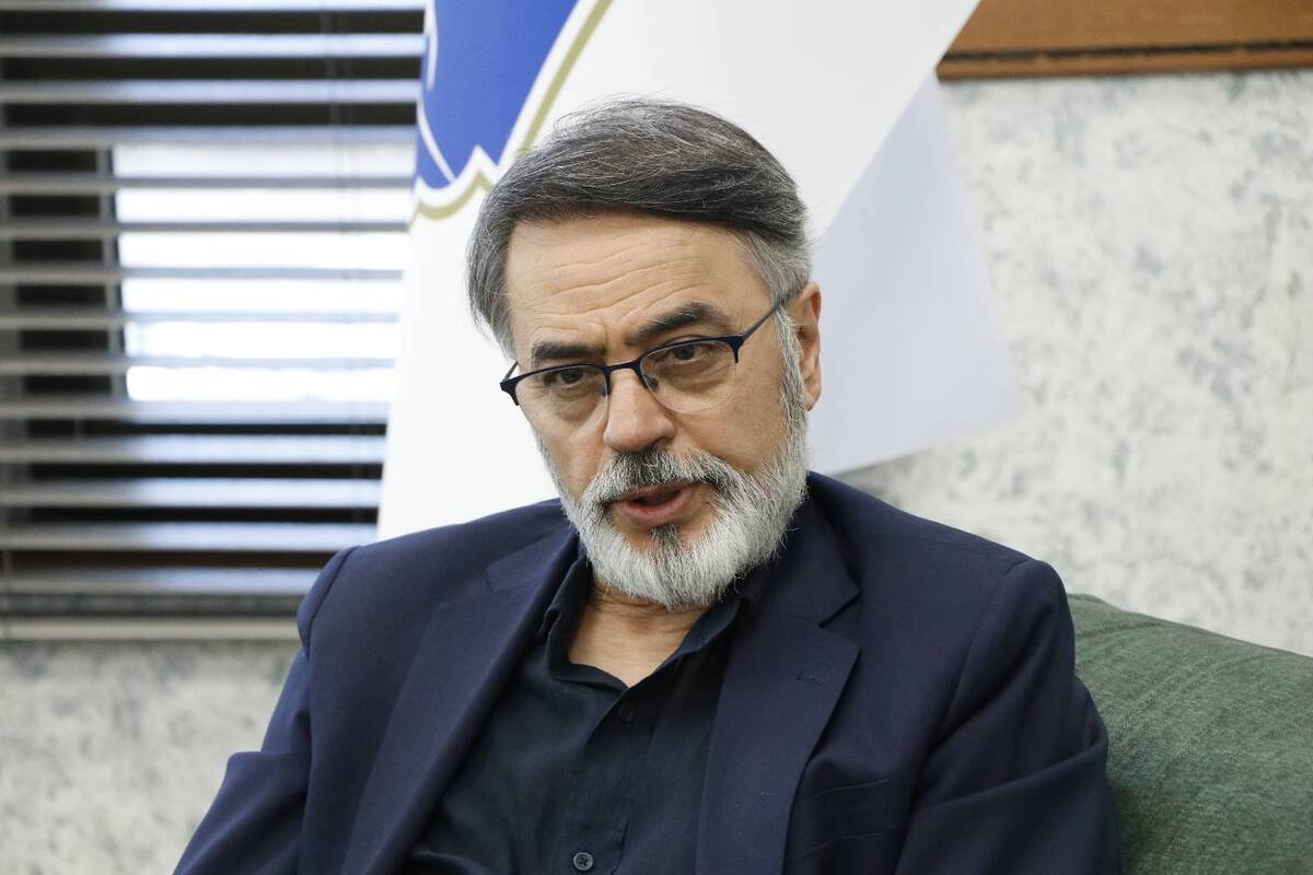 جواد صالحی: علم با تغییر مداوم ماده و تبصره‌های اداری ایجاد نمی‌شود