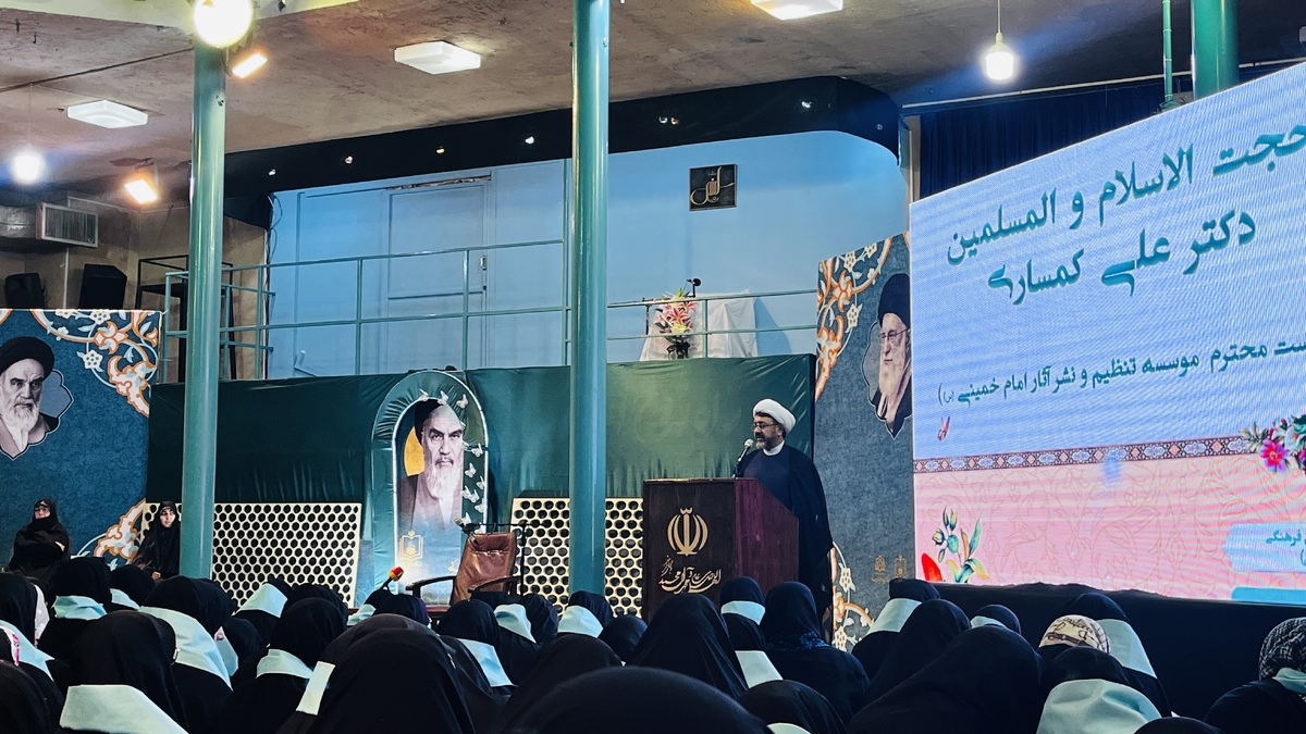 تجدید میثاق بانوان با آرمان‌های امام خمینی(ره) در حسینیه جماران  سایت «دختران روح‌الله» رونمایی شد