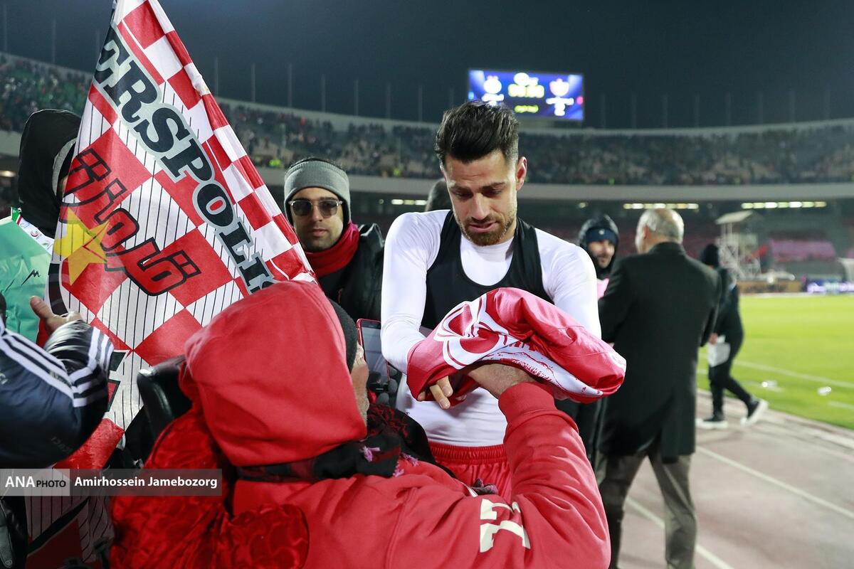 قرارداد پورعلی‌گنجی با پرسپولیس تمدید شد