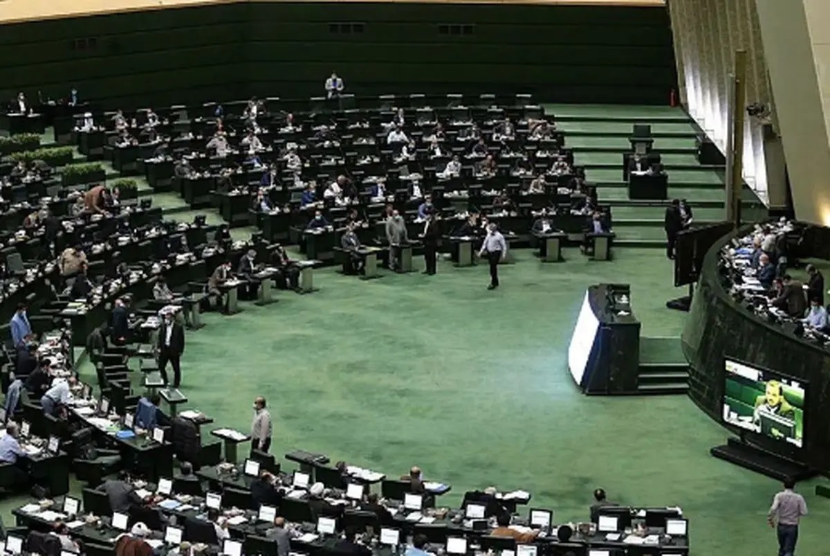 نگاهها به سمت مجلس و انتخاب وزیر اقتصاد در دست بررسی نگذارید فرصتها از دست برود
