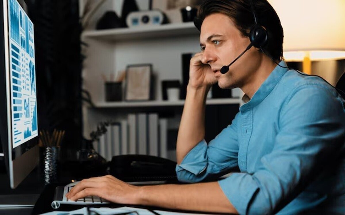 ادغام تلفن ابری باCRM؛ چگونه بهرهوری تیم فروش را افزایش دهیم؟