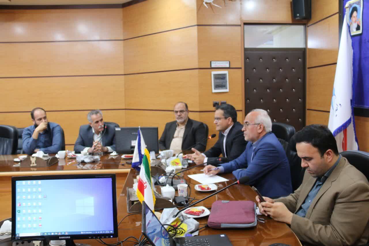 تحصیل رایگان ۳۰۰ دانشجوی دانشگاه آزاد یزد در قلب صنعت؛ نسل دهه ۸۰ دیگر با تئوری کار نمیکند تحصیل رایگان ۳۰۰ دانشجوی دانشگاه آزاد یزد در قلب صنعت؛ نسل دهه ۸۰ دیگر با تئوری کار نمیکند