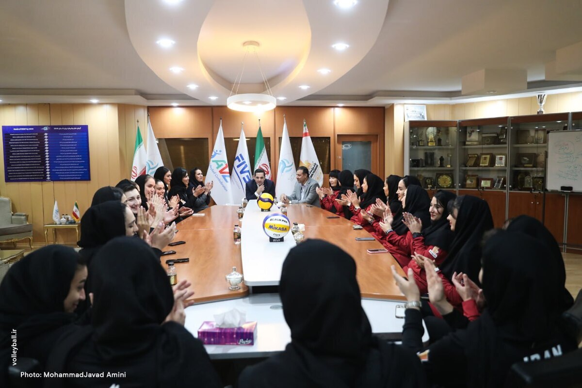 تقوی: دوست دارم غیرت را در شما ببینم تمام توان را برای پیشرفت والیبال بانوان گذاشتهایم