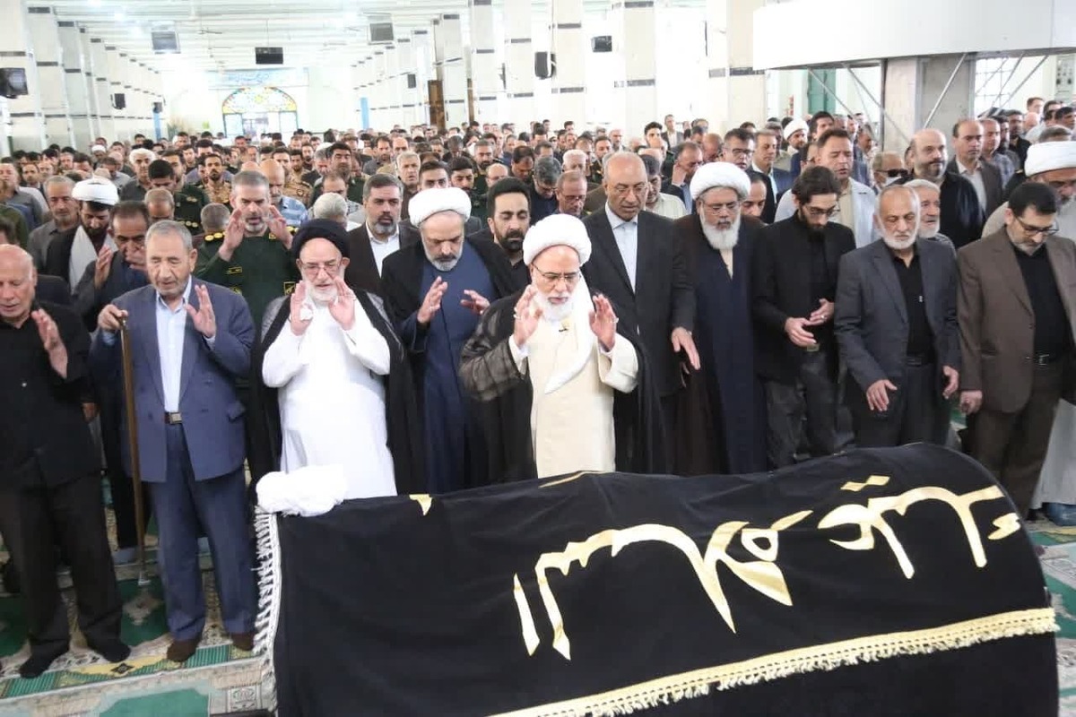تشییع پیکر آیتالله حجتی هرسینی بر دستان کرمانشاهیها