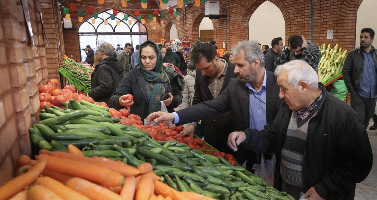 فعالیت میادین و بازارهای میوه و تره‌بار در روز عید غدیر