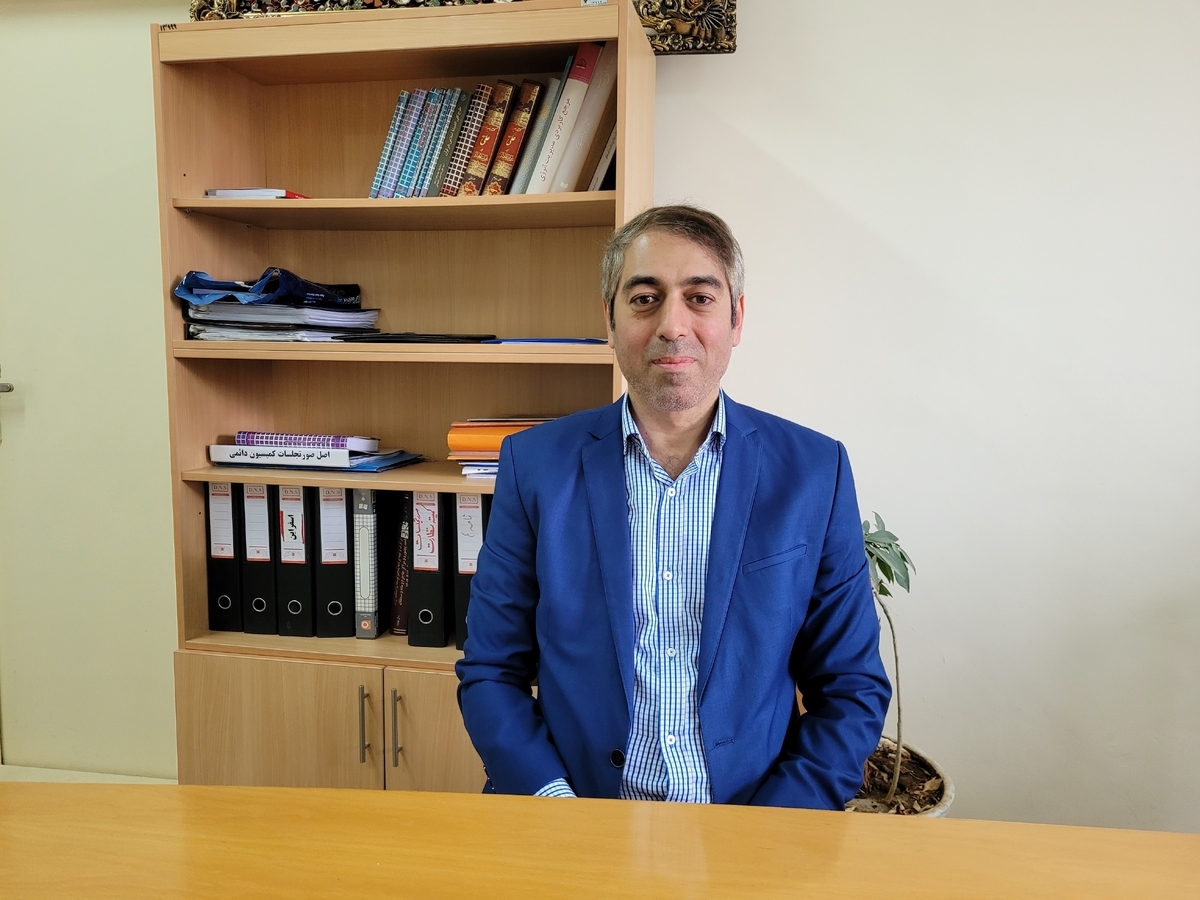 نظارت دانشگاه آزاد بر اجرای طرحهای تولید برق و پنلهای خورشیدی نظارت دانشگاه آزاد بر اجرای طرحهای تولید برق و پنلهای خورشیدی